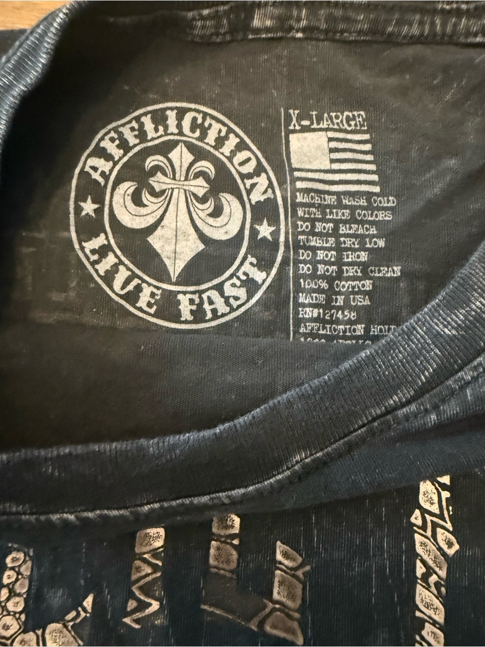 Chris Kyle Affliction Black and Cream Distressed Skull Graphic Tee - Picture 3 of 4